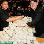 Johnny Chan and Jamie Gold at the 2006 WSOP Main Event.