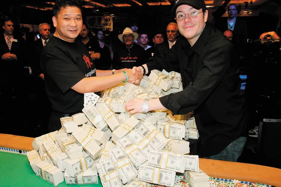 Johnny Chan and Jamie Gold at the 2006 WSOP Main Event.