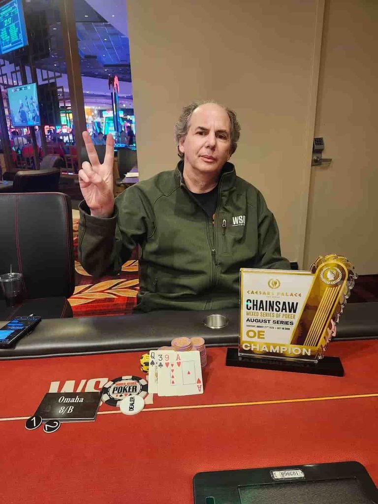 Allen Kessler wins Chainsaw Mixed Event.