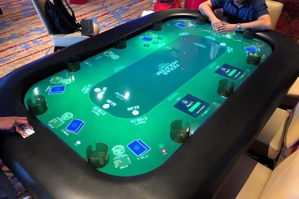 The Dealerless poker tables of Jackpot Blitz