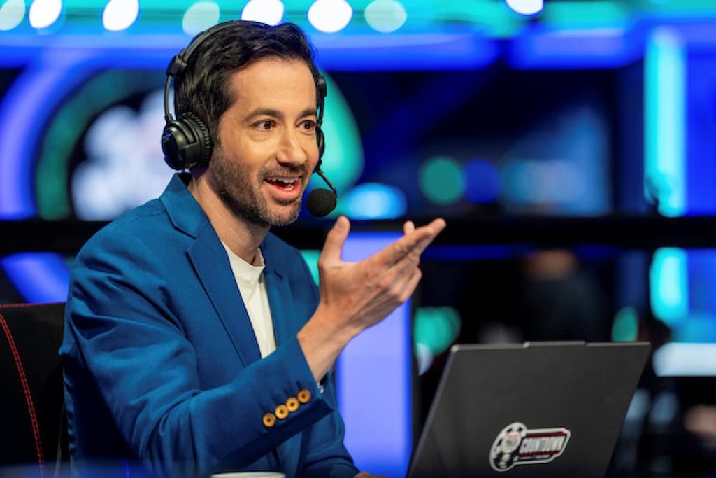 Jeff Platt presenting WSOP coverage.