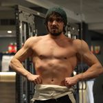 Poker player Fuuuaaark working out at the gym.